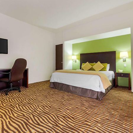 Quality Inn Nuevo Laredo Buitenkant foto