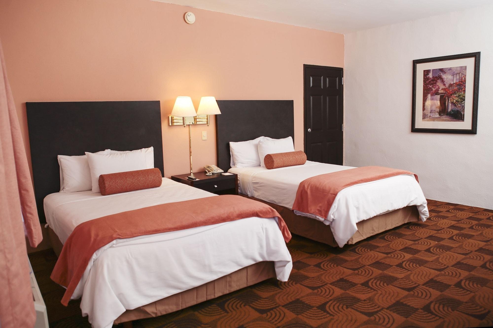 Quality Inn Nuevo Laredo Buitenkant foto