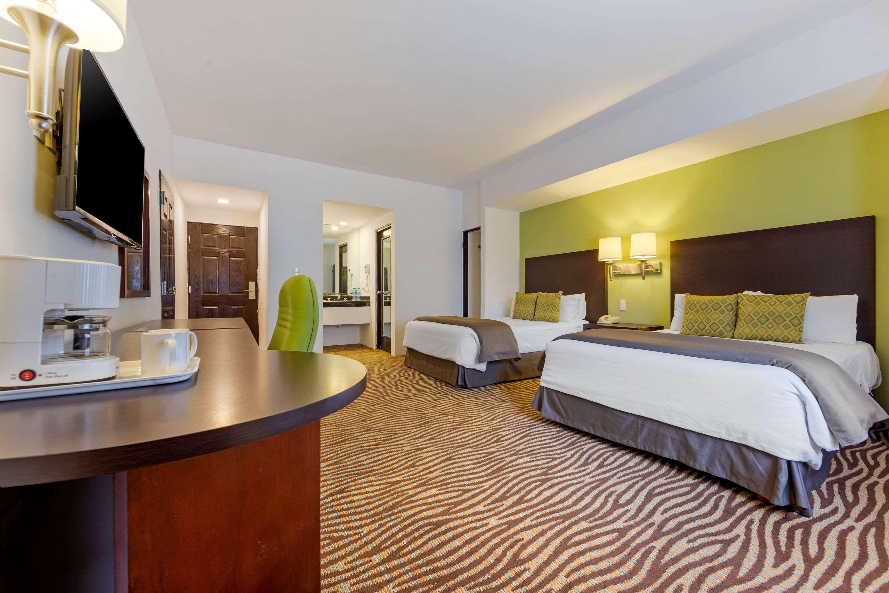 Quality Inn Nuevo Laredo Buitenkant foto
